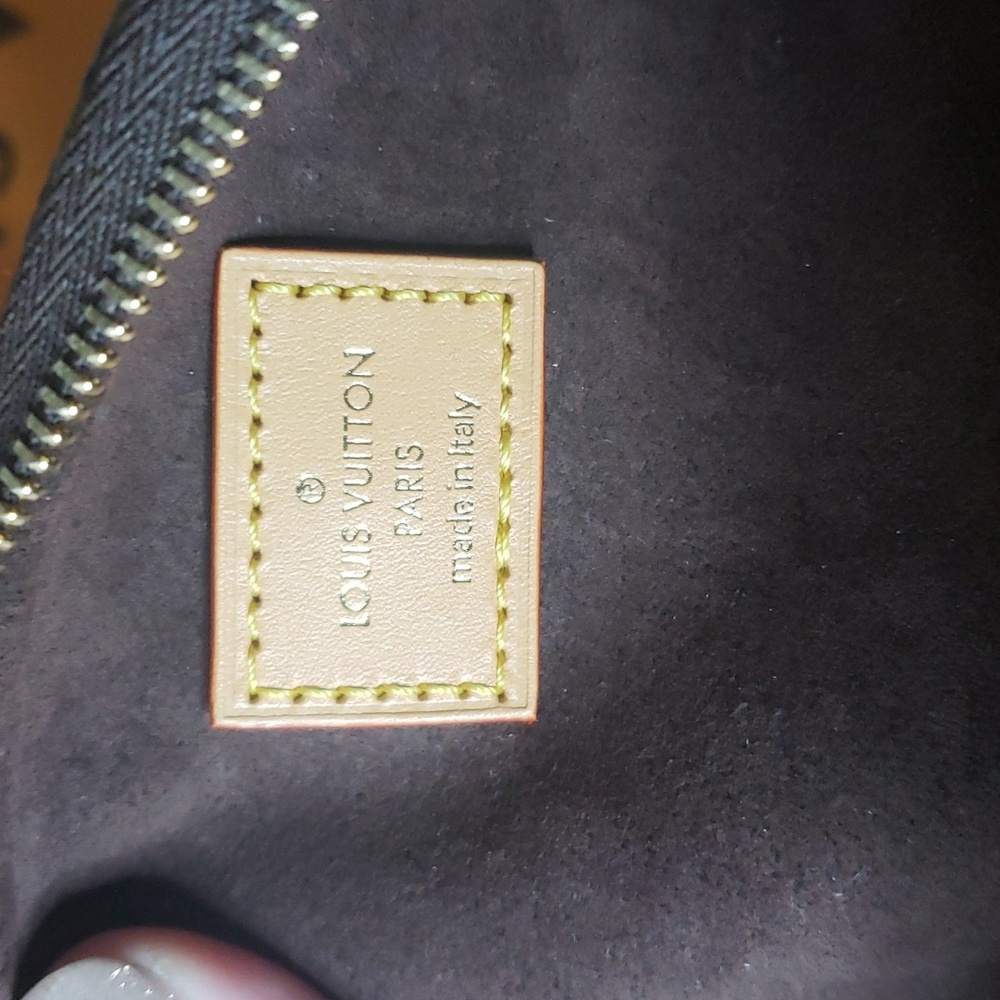 Louis Vuitton Mini Bumbag - Picture 9 of 13
